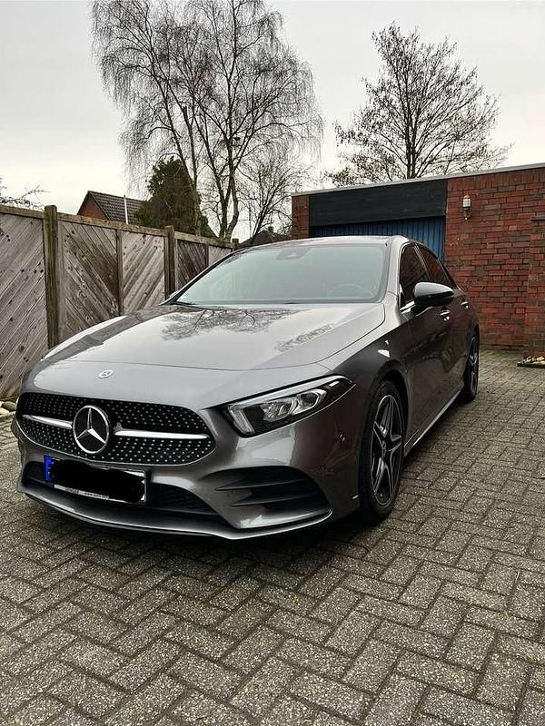 Gebraucht 2020 Mercedes A200 AMG line Limousine | 23.000 € (Guter Preis) - Bild 1/4