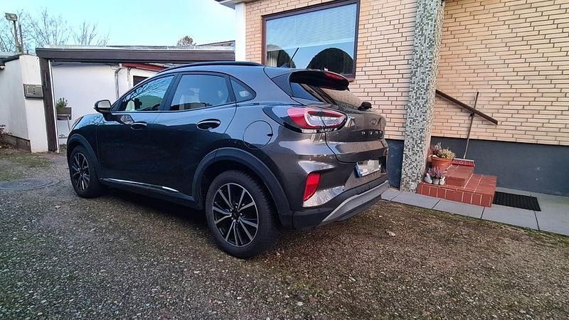 Usata Ford Puma Titanium 125 CV (91 kW) 2020 Grigio SUV