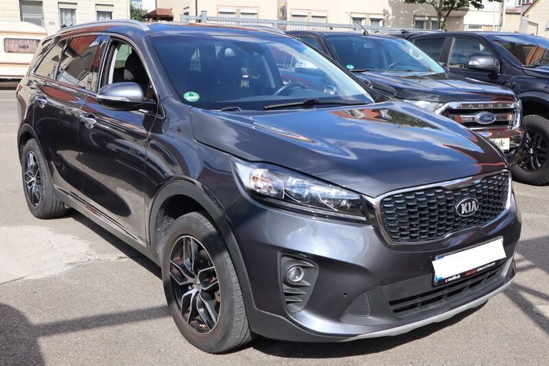 Grau Gebraucht 2018 Kia Sorento Vision SUV | 20.999 € (Fairer Preis) - Bild 1/4
