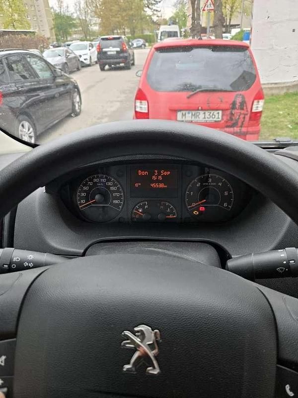 Gebraucht Peugeot Boxer 140 PS (102 kW) 2022 Grau Van