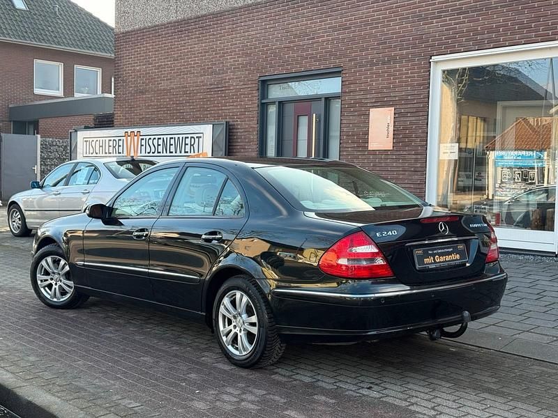 Gebraucht Mercedes E240 177 PS (130 kW) 2003 Schwarz Limousine
