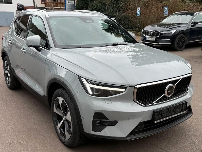 Gebraucht Volvo XC40 Core 163 PS (119 kW) 2025 Vapour grey SUV