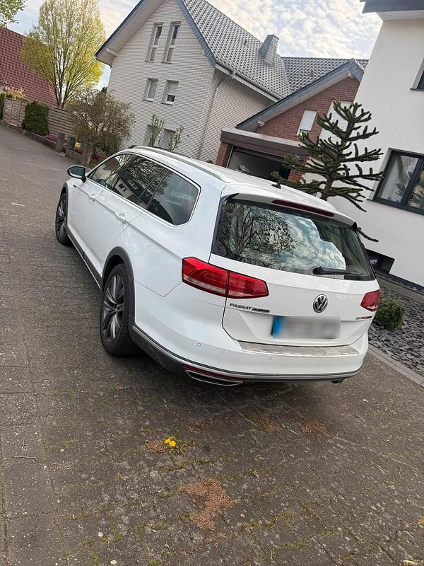 Gebraucht VW Passat Alltrack 190 PS (139 kW) 2015 Weiß Kombi