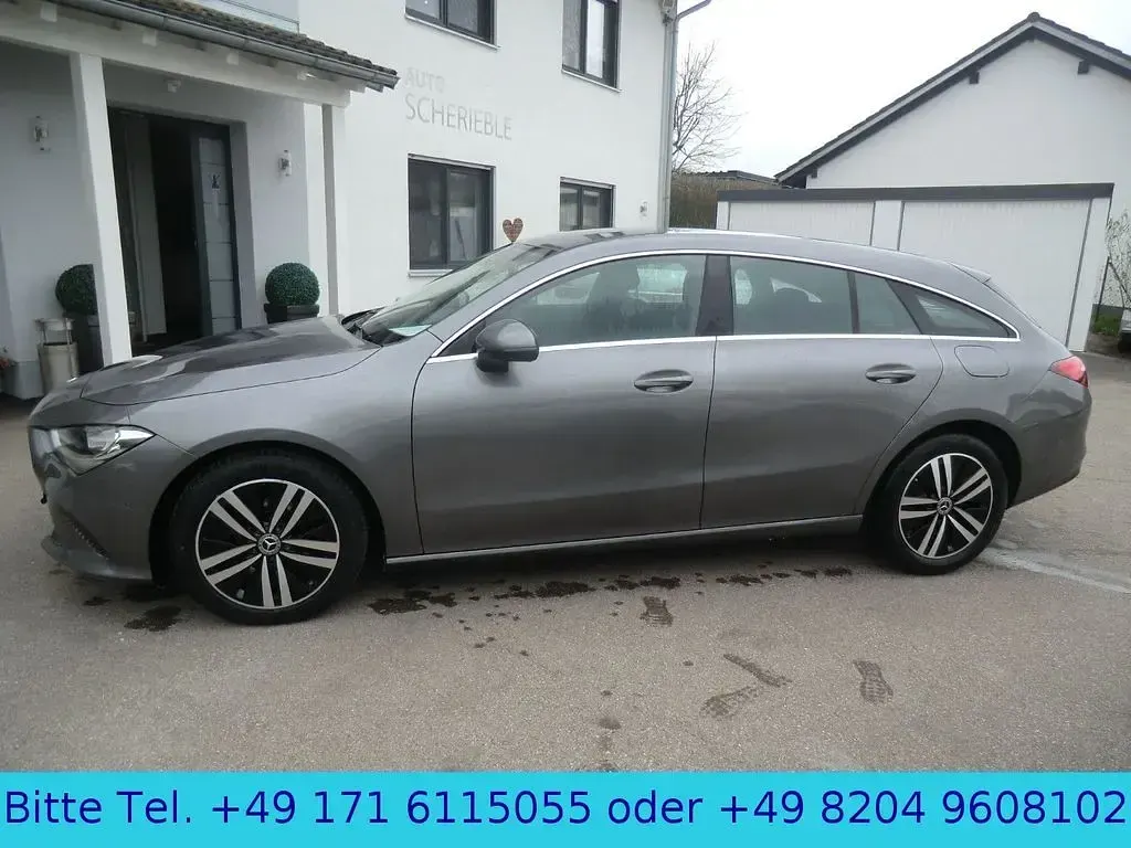 Gebraucht Mercedes CLA200 Shooting Brake 150 PS (110 kW) 2023 Grau Kombi