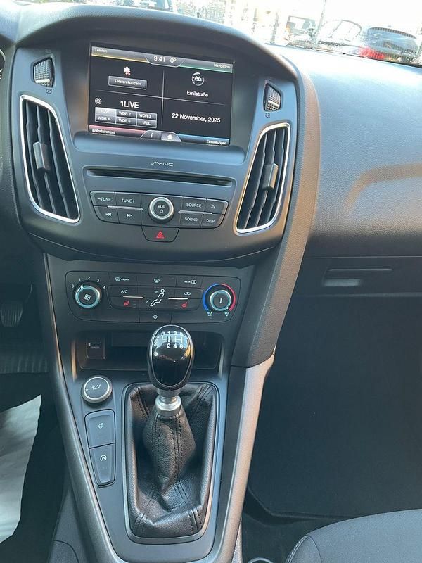 Gebraucht Ford Focus Business Edition 120 PS (88 kW) 2015 Kombi