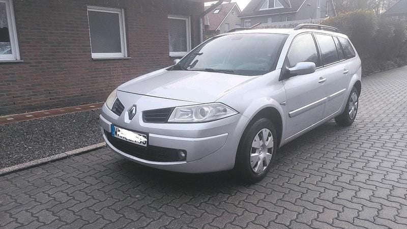 Gebraucht Renault Mégane II Avantage 103 PS (75 kW) 2007 Silber Kombi