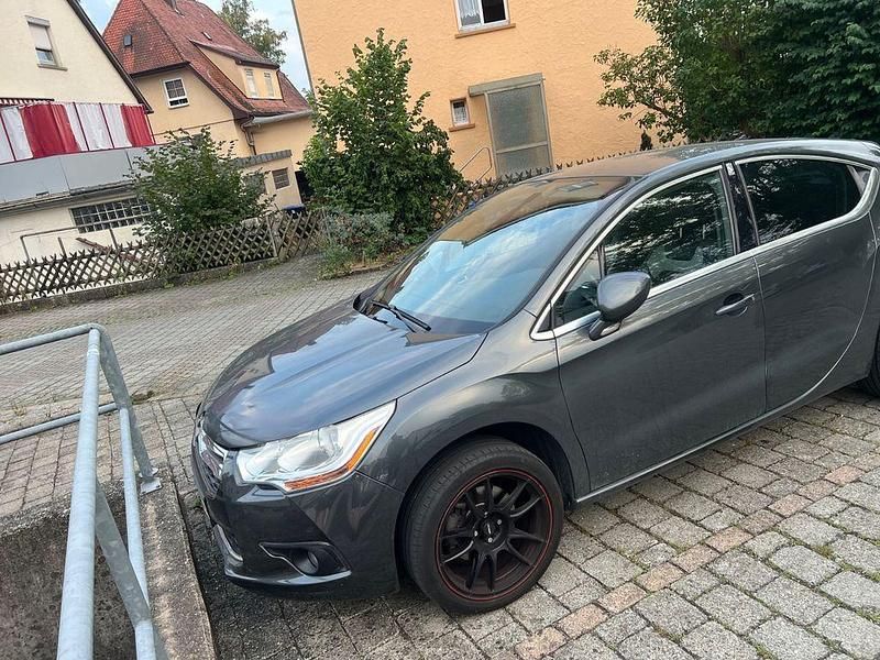 Grau Gebraucht 2012 Citroën DS4 So Chic Kleinwagen | 5.000 € (Guter Preis) - Bild 1/4