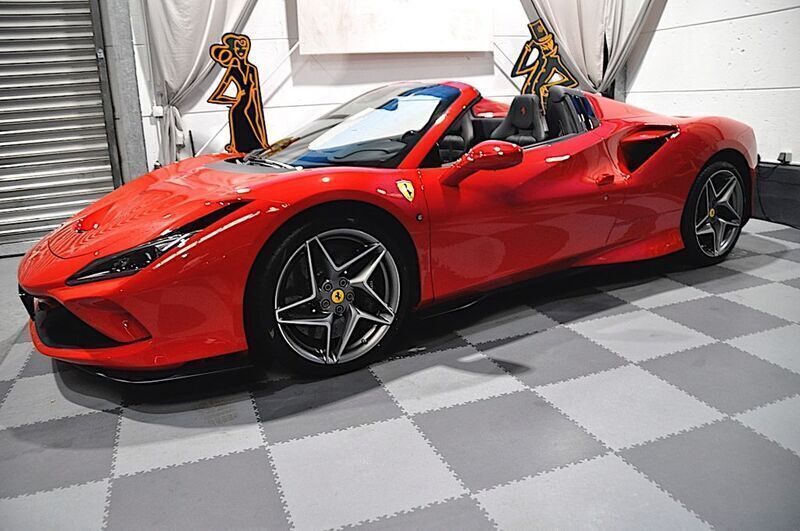 Rot Gebraucht 2021 Ferrari F8 Cabrio | 319.999 € (Superpreis) - Bild 1/4
