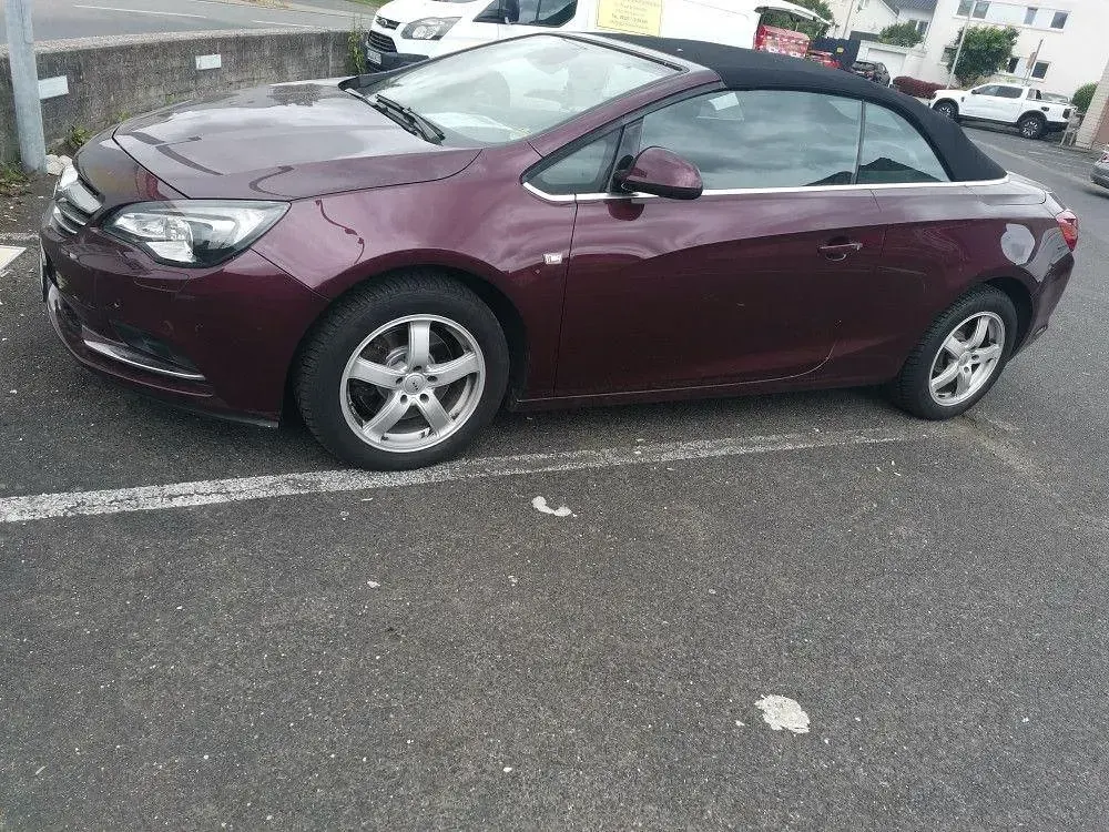 Gebraucht Opel Cascada Edition 170 PS (125 kW) 2014 Rot Cabrio