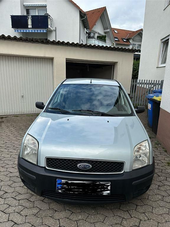 Silber Gebraucht 2002 Ford Fusion Limousine | 1.800 € (Fairer Preis) - Bild 1/4