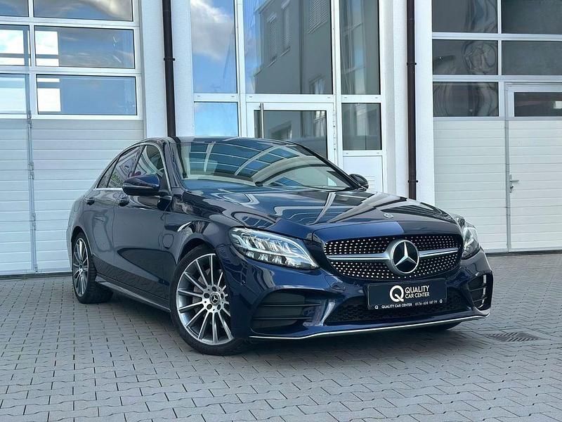 Blau Gebraucht 2021 Mercedes C300 AMG Limousine | 33.950 € (Fairer Preis) - Bild 1/4