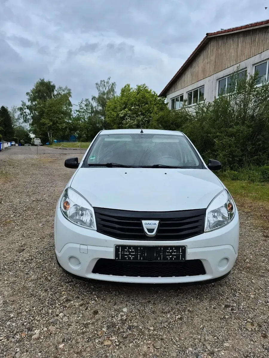 Używany Dacia Sandero 75 KM (55 kW) 2009 Biały Hatchback