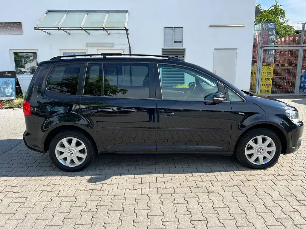 Używany VW Touran Match 140 KM (102 kW) 2012 Czarny Minivan