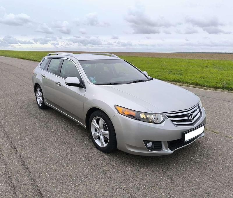 Silber Gebraucht 2011 Honda Accord Elegance Kombi | 8.500 € (Fairer Preis) - Bild 1/4