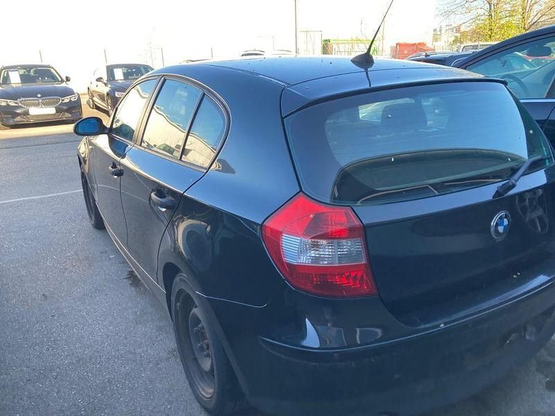 Gebraucht BMW 116 116 PS (85 kW) 2005 Schwarz Kleinwagen