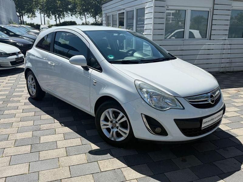 Arctic white Gebraucht 2011 Opel Corsa Selection Kleinwagen | 3.599 € (Fairer Preis) - Bild 1/4