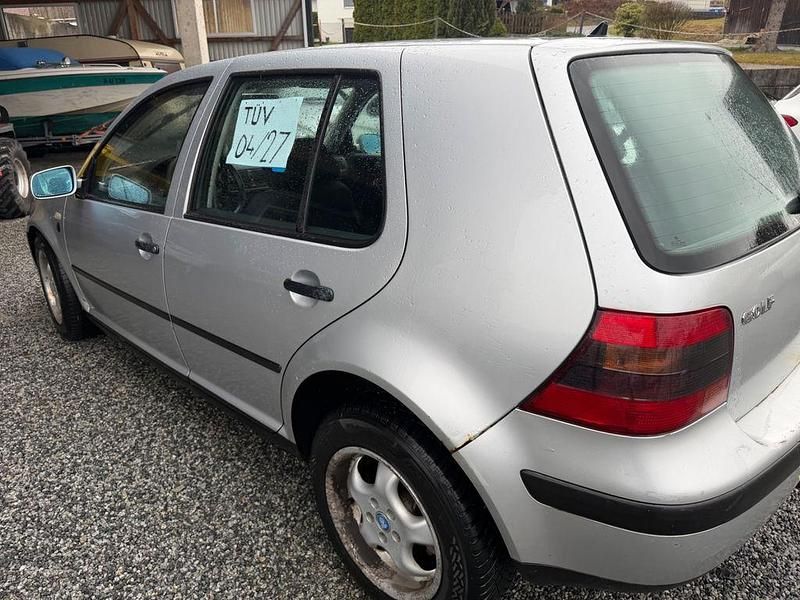 Gebraucht VW Golf IV Edition 105 PS (77 kW) 2001 Silber Limousine