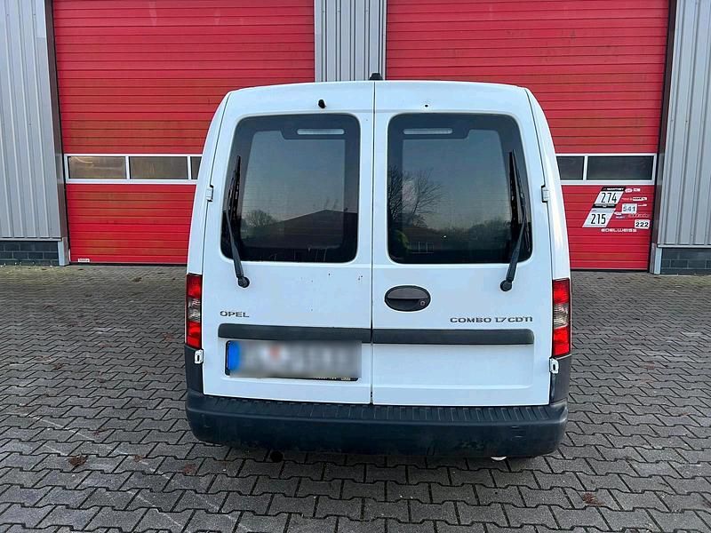 Gebraucht Opel Combo 100 PS (73 kW) 2011 Weiß Van / Kleinbus