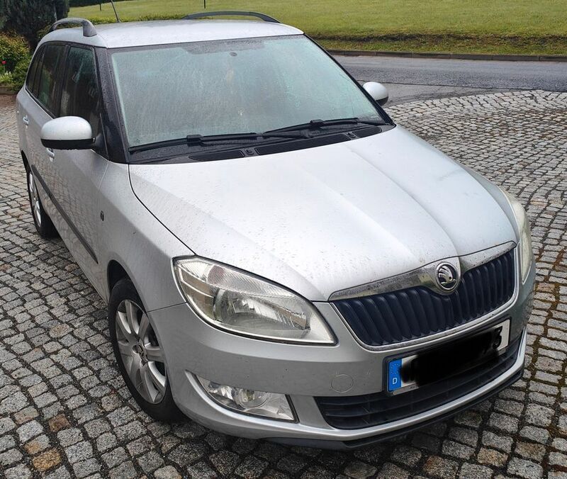 Silber Gebraucht 2013 Skoda Fabia Ambition Kombi | 3.499 € (Superpreis) - Bild 1/4