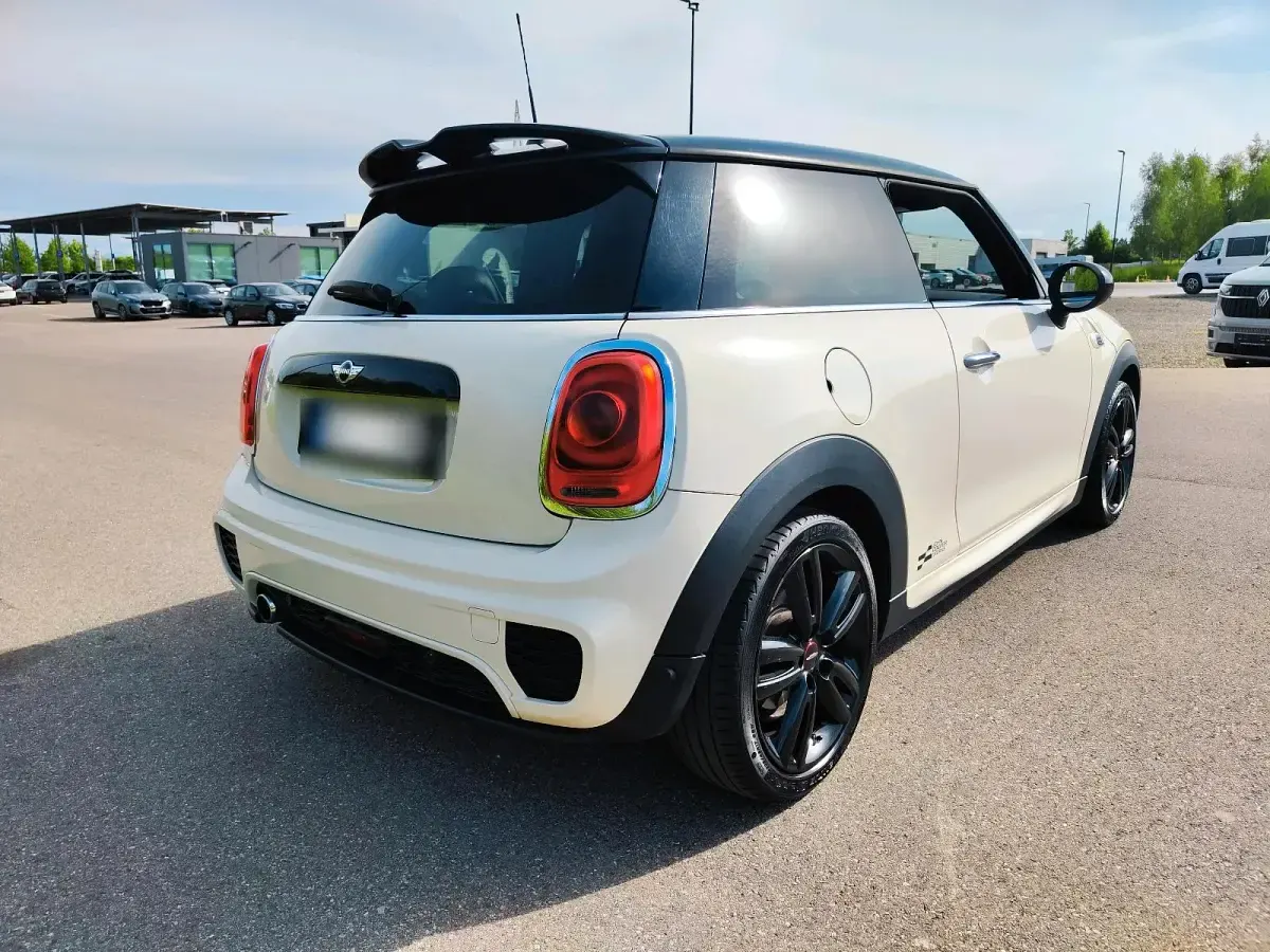 Gebraucht Mini Cooper D 116 PS (85 kW) 2015 Weiß Kleinwagen