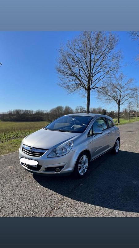 Second-hand Opel Corsa Sport 90 CP (66 kW) 2007 Argintiu Hatchback