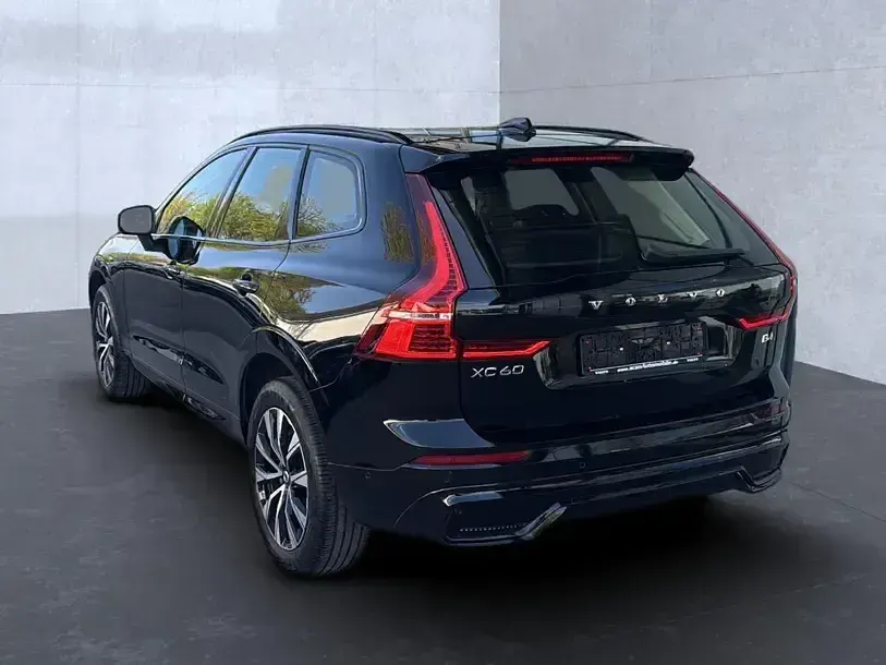 Gebraucht Volvo XC60 Plus 197 PS (144 kW) 2023 Black stone SUV