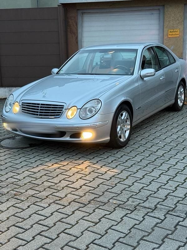 Gebraucht Mercedes E320 224 PS (164 kW) 2003 Silber Limousine
