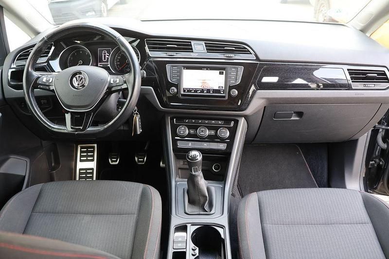 Gebraucht VW Touran Sound 110 PS (80 kW) 2017 Schwarz Van / Kleinbus