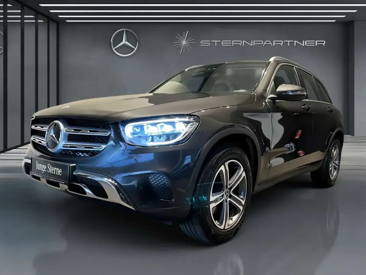 Gebraucht Mercedes GLC220 194 PS (142 kW) 2022 Grau SUV