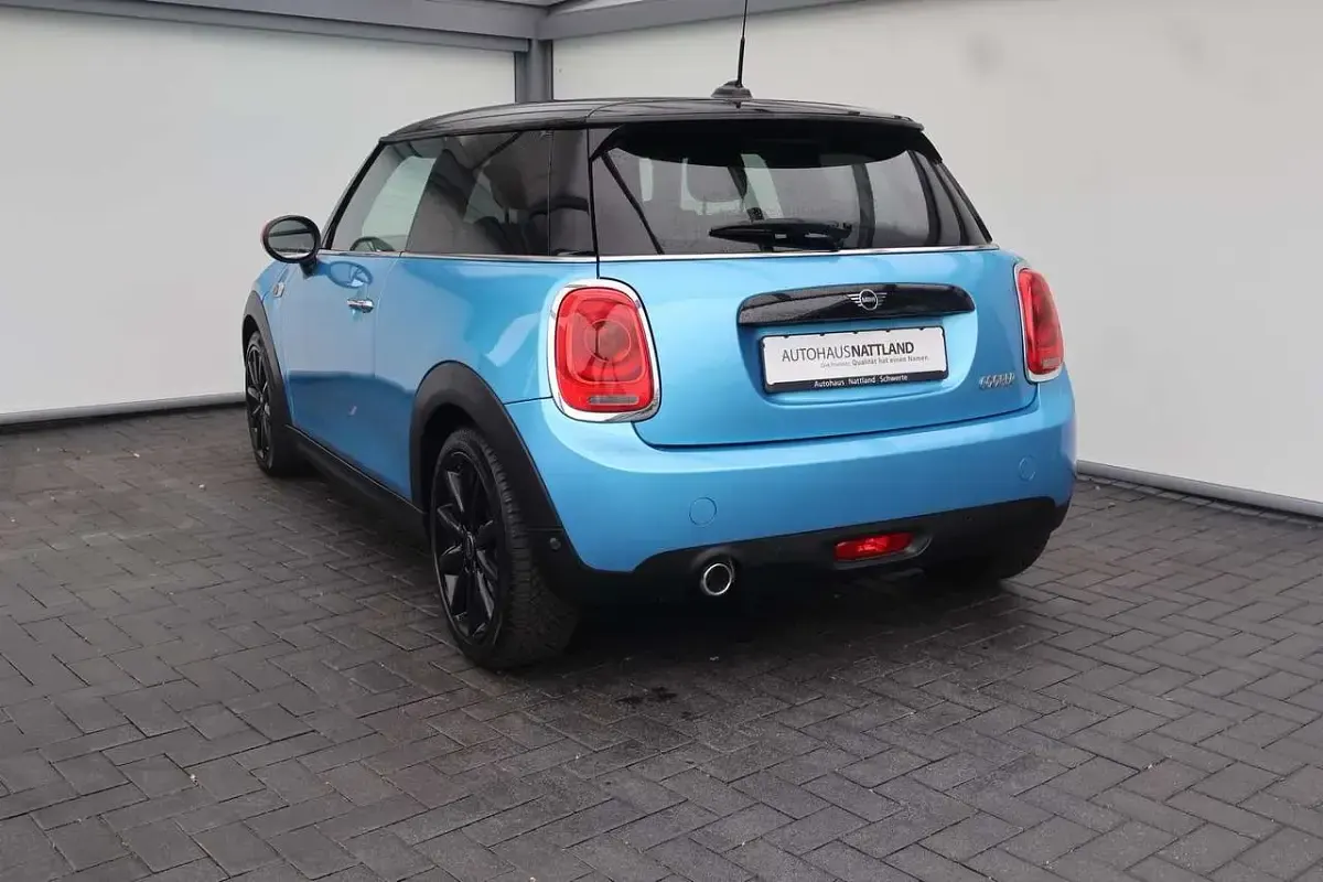 Gebraucht Mini Cooper Chili 136 PS (100 kW) 2019 Electric blue Kleinwagen