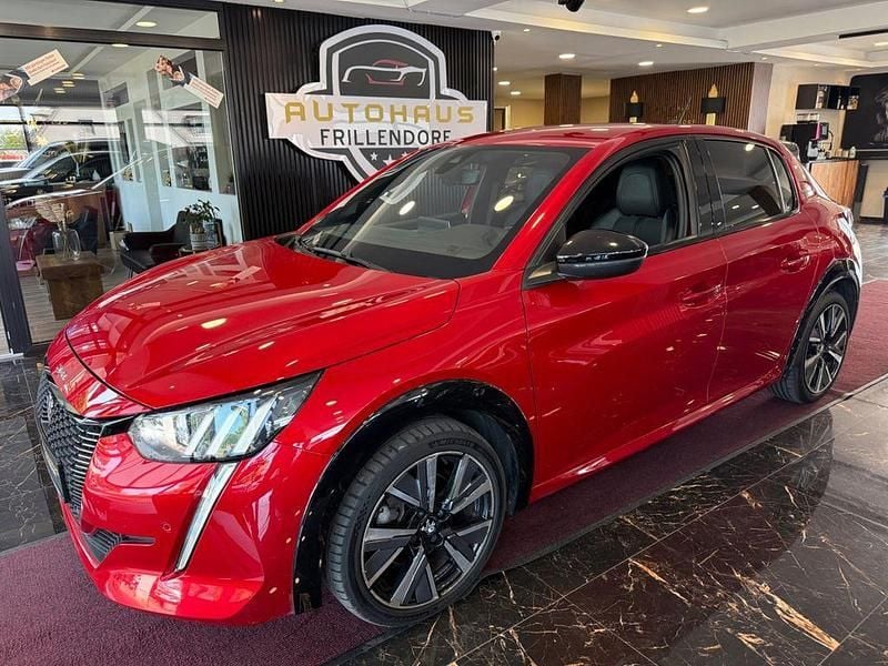 Rot Gebraucht 2019 Peugeot 208 Allure Kleinwagen | 13.950 € (Teuer) - Bild 1/4
