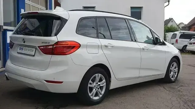 Gebraucht BMW 216 Gran Tourer Advantage 116 PS (85 kW) 2018 Weiß Van / Kleinbus