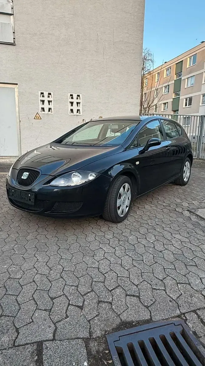Second-hand Seat Leon 105 CP (77 kW) 2006 Negru Hatchback