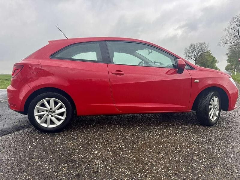 Gebraucht Seat Ibiza Style 69 PS (50 kW) 2014 Rot Kleinwagen