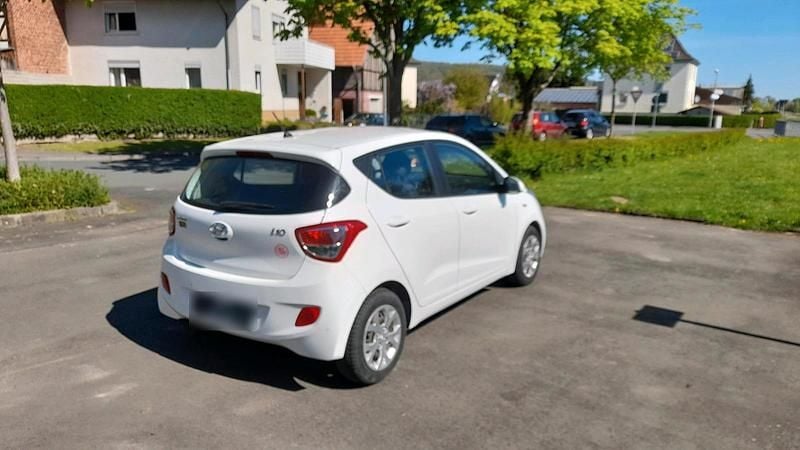 Usata Hyundai i10 Style 67 CV (49 kW) 2016 Bianco Utilitaria