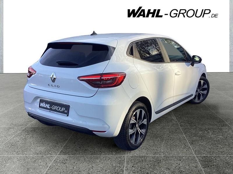 Second-hand Renault Clio V Evolution 91 CP (66 kW) 2023 Alb Berlinǎ