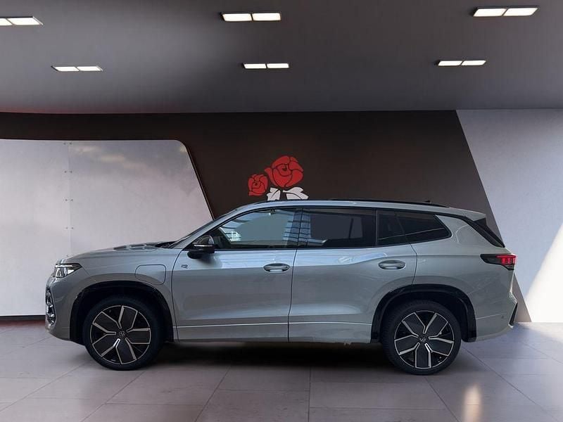 Neu VW Tayron R-line 272 PS (200 kW) 2026 Oyster silver metallic SUV