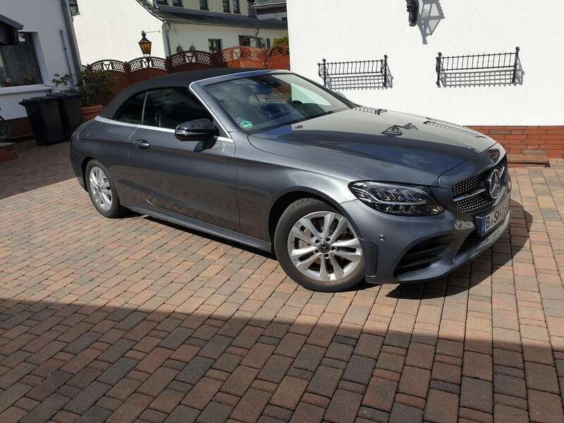 Grau Gebraucht 2020 Mercedes C180 Cabrio | 31.000 € (Fairer Preis) - Bild 1/4