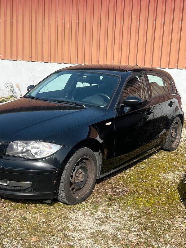 Gebraucht BMW 116 116 PS (85 kW) 2009 Schwarz Kleinwagen