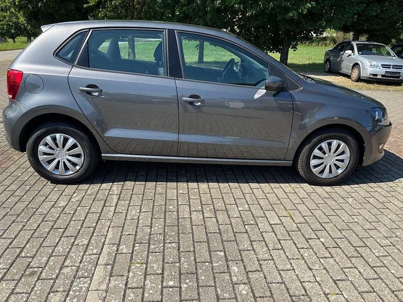 Gebraucht VW Polo Comfortline 69 PS (50 kW) 2011 Grau Kleinwagen