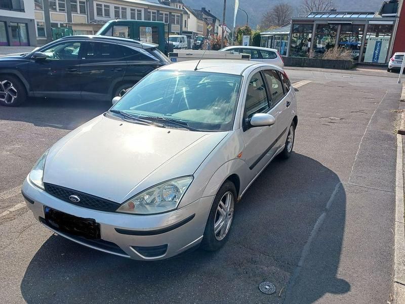Gebraucht Ford Focus Trend 116 PS (85 kW) 2004 Silber Limousine