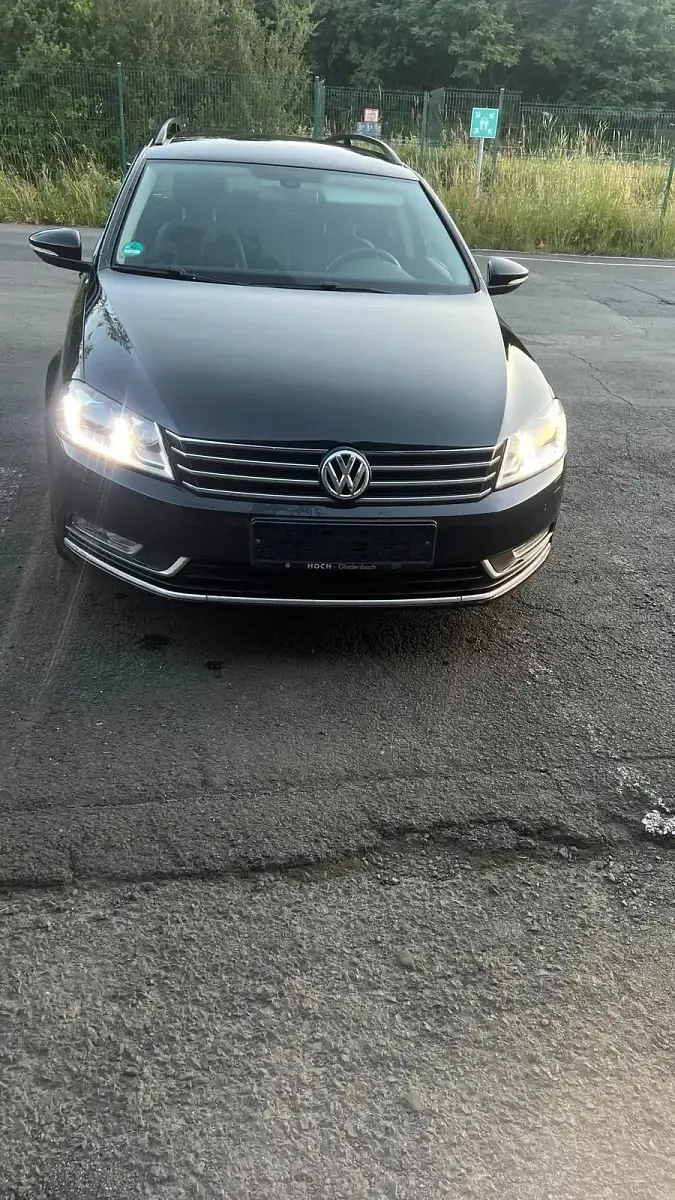 Gebraucht VW Passat 140 PS (102 kW) 2011 Schwarz Kombi