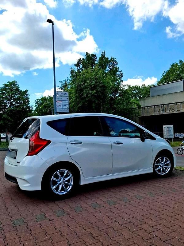 Weiß Gebraucht 2015 Nissan Note Tekna Kleinwagen | 8.850 € (Teuer) - Bild 1/4