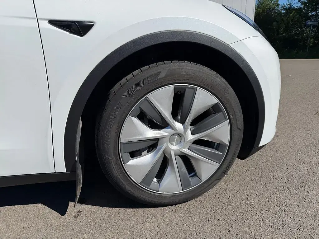 Gebraucht Tesla Model Y RWD 220 kW (300 PS) 2023 Weiß SUV