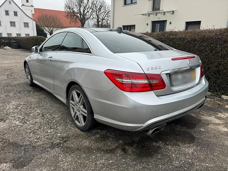 Gebraucht Mercedes E350 231 PS (169 kW) 2010 Silber Coupé