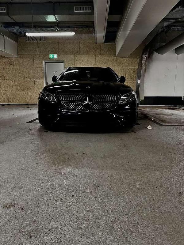 Blau Gebraucht 2019 Mercedes E53 AMG AMG Kombi | 36.000 € (Superpreis) - Bild 1/4