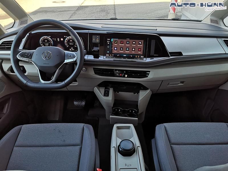 Neu VW Multivan Comfortline 179 PS (131 kW) 2025 Fortanarot metallic fortanarot metallic Van