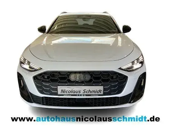 Gebraucht Audi A5 S-Line 204 PS (150 kW) 2025 Weiß Kombi