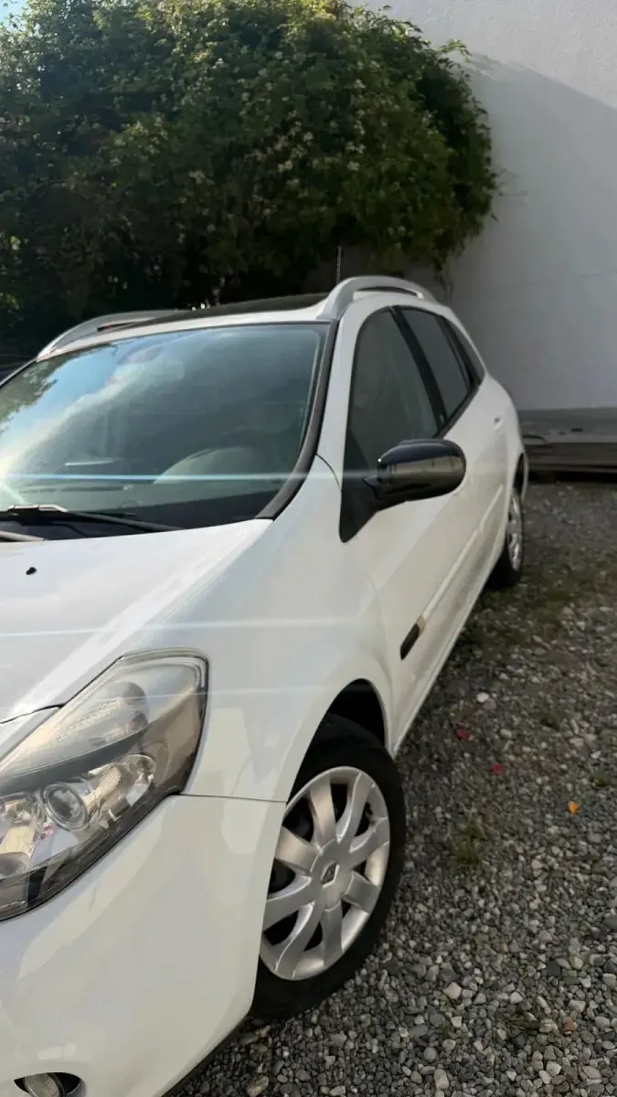 Gebraucht Renault Clio GrandTour 75 PS (55 kW) 2010 Weiß Kombi