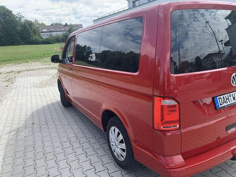Gebraucht VW Multivan 150 PS (110 kW) 2019 Rot Van